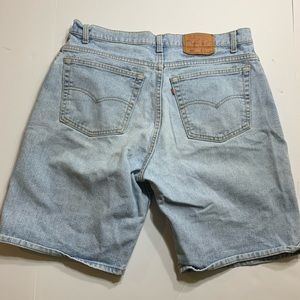 Levi’s 560 38x00 light wash shorts